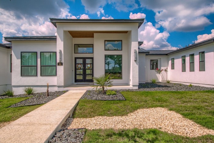 First Impressions: The Power of Custom Home Exterior Design - McNair ...